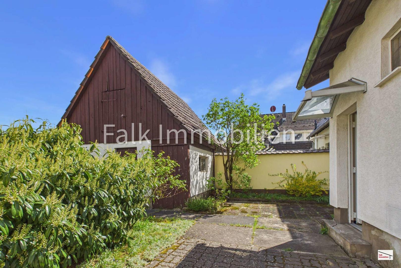 Zugang Haus und Scheune