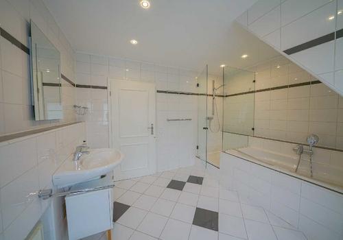 Badezimmer 1. OG