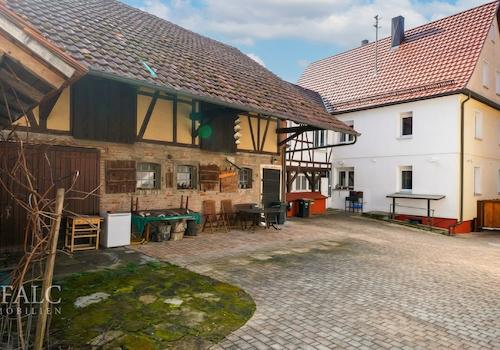 Innenhof ...