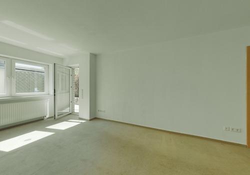 Geräumiges Wohnzimmer