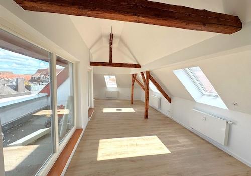 Wohnzimmer + Loggia