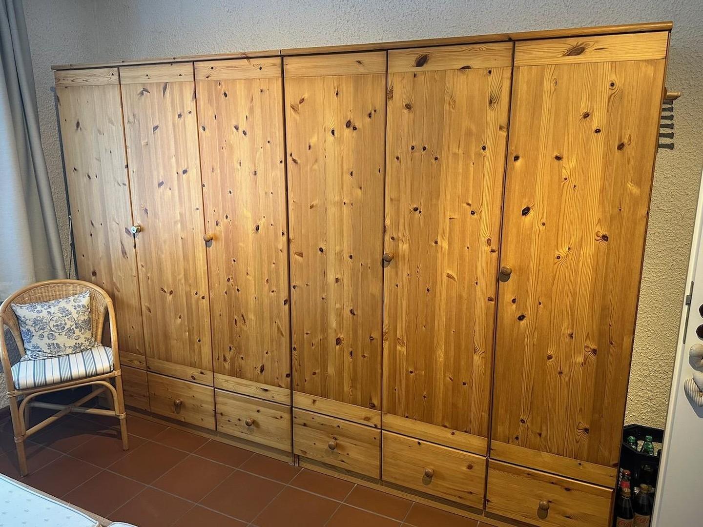 Schlafzimmer-Schrank