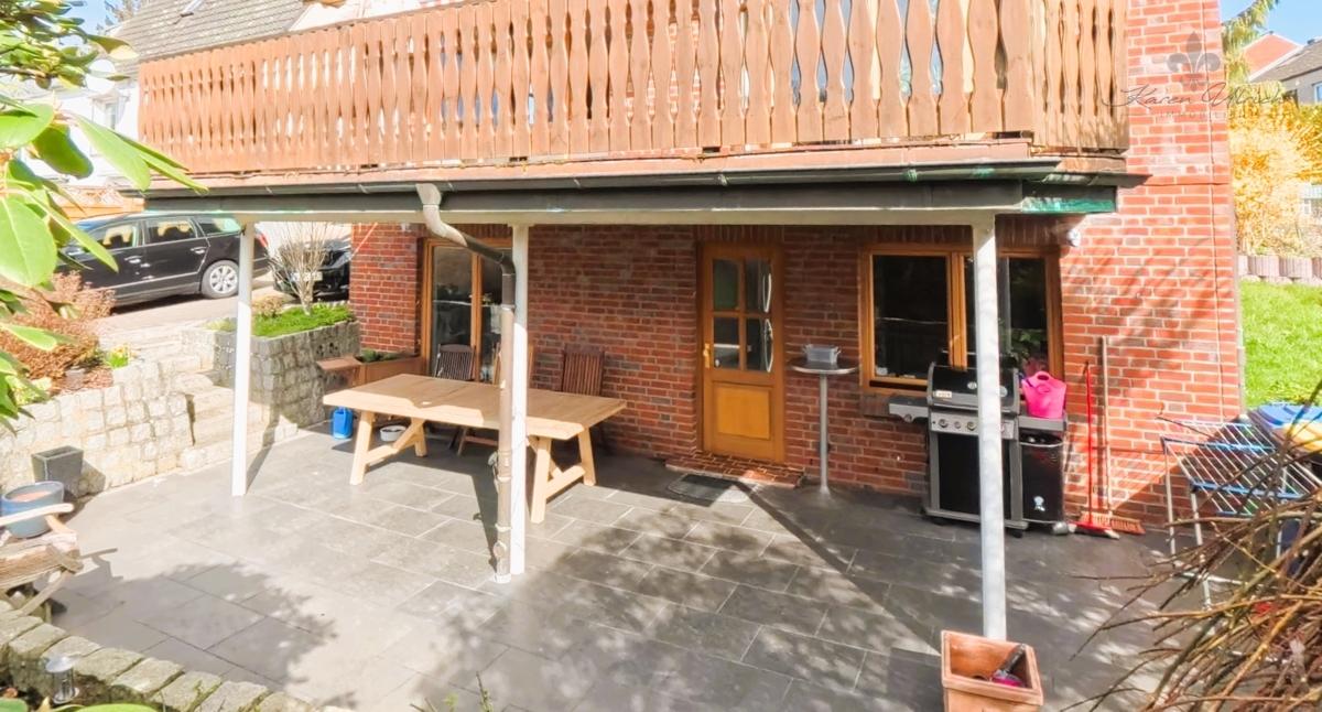 Terrasse sep. Eingang zur Einlieger