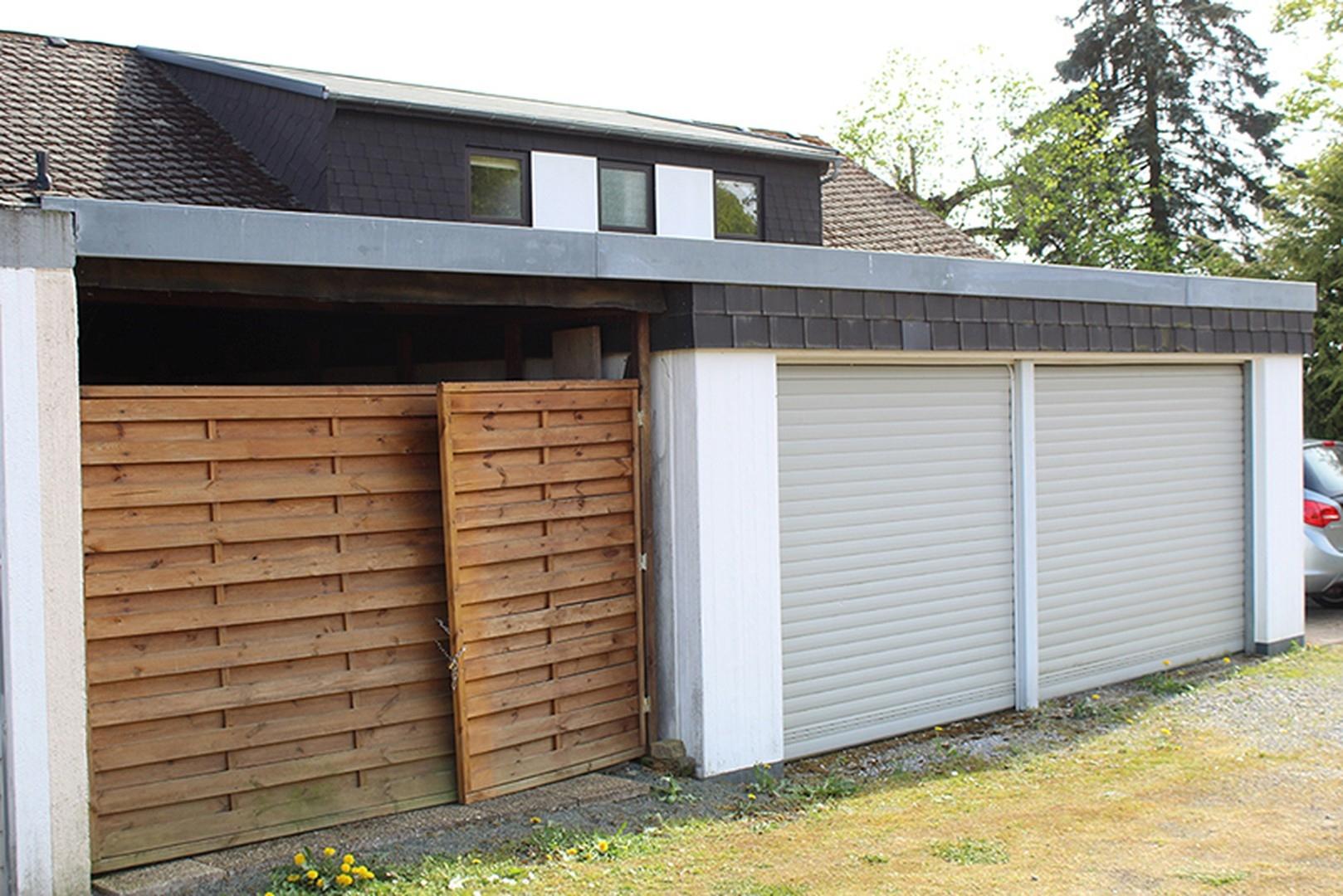 Doppelgarage nebst Schuppen