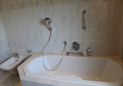 EG Badezimmer mit Bidet