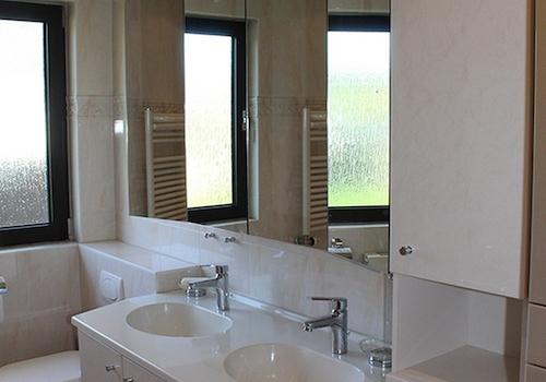 EG Badezimmer mit Waschtischen