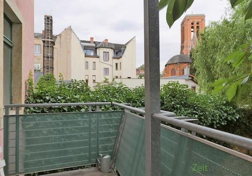 Balkon zum ruhigen Innenhof