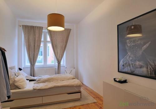 Blick ins Schlafzimmer