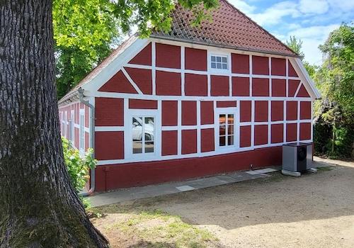 Nordseite und PKW-Stellpl.