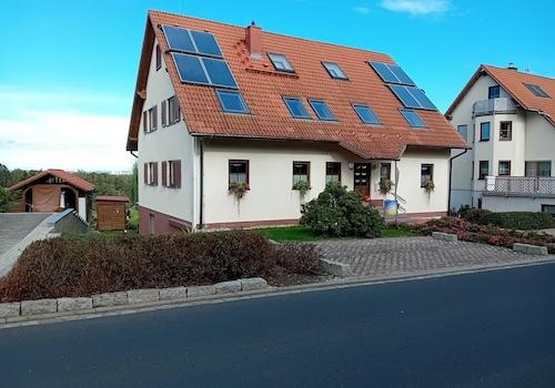 Straßenansicht
