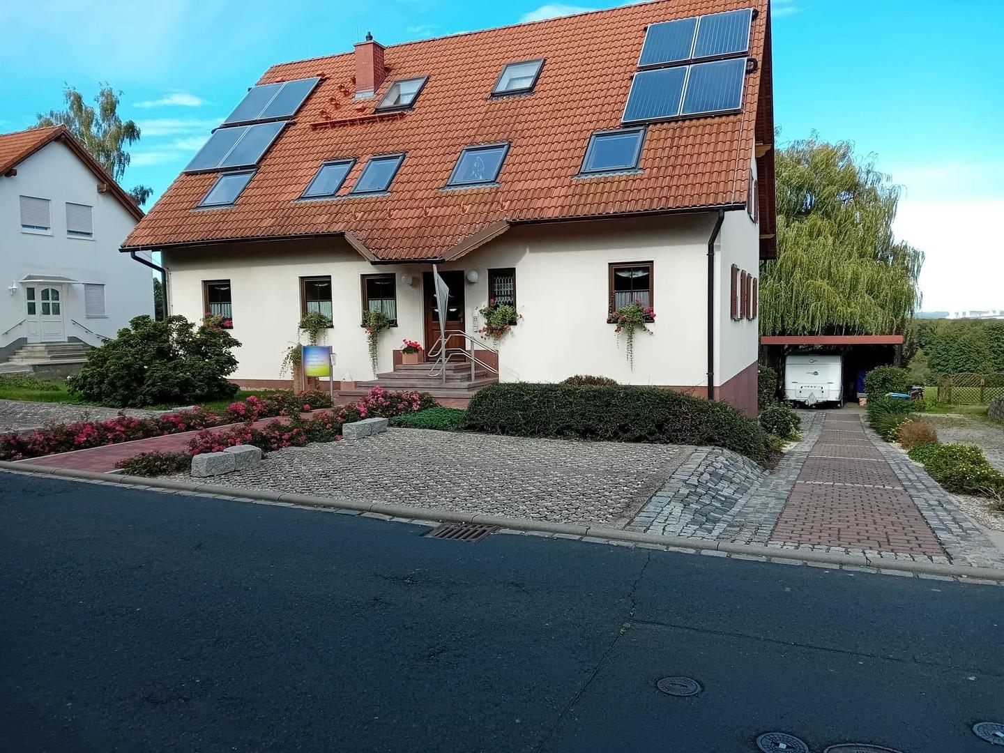 Straßenansicht