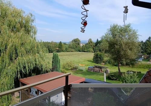 Blick v.Balkon in Garten