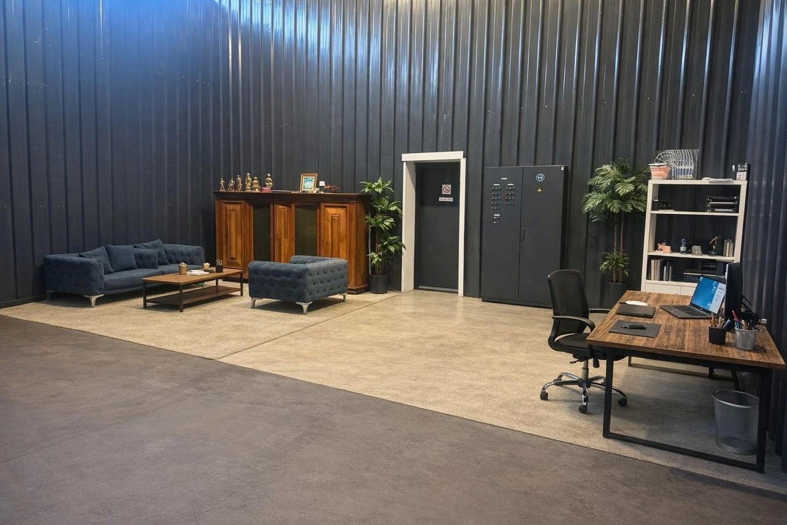 Büro + Lager