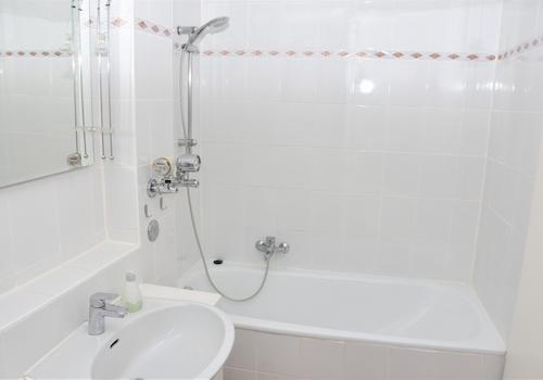 Schlafzimmer / Bad (ensuite)
