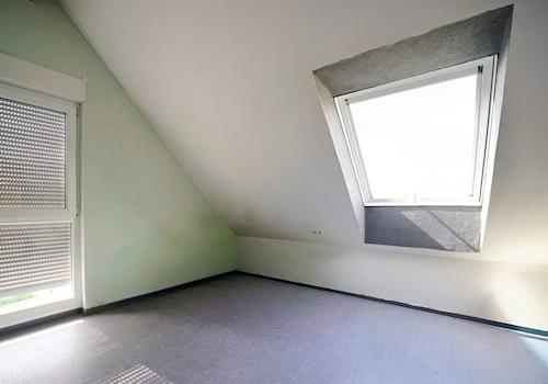Schlafzimmer (2.DG)