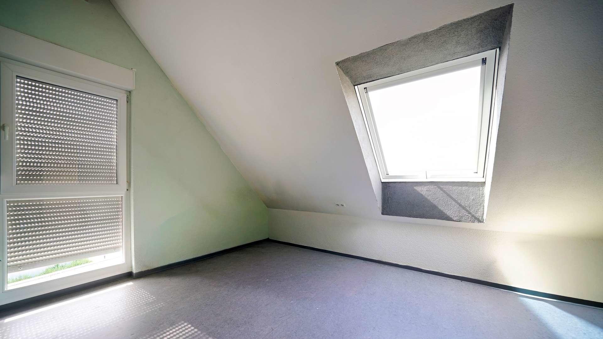 Schlafzimmer (2.DG)