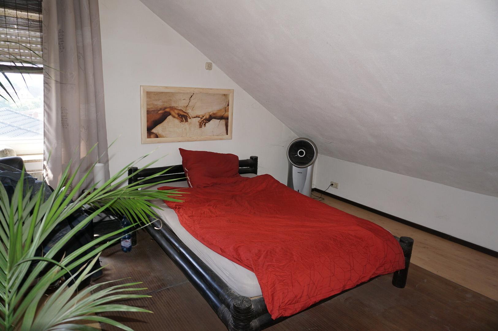 Schlafzimmer DG