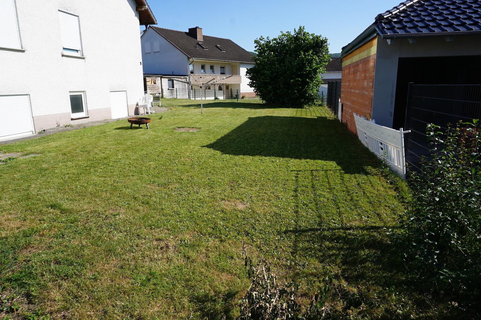 Weiterer Blick auf das Grundstück