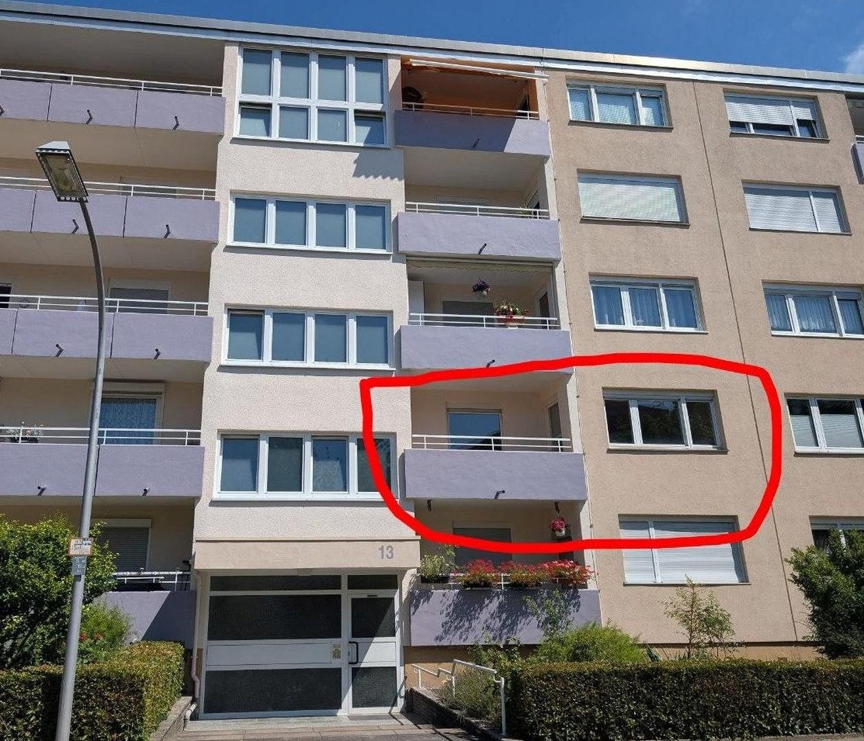 Hausfront mit Wohnung