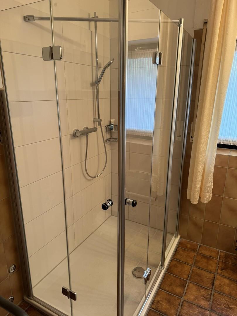 große begehbare Dusche