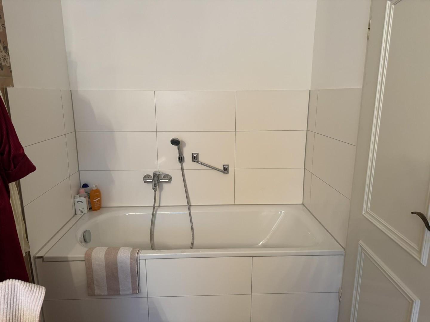 Badezimmer mit Wanne