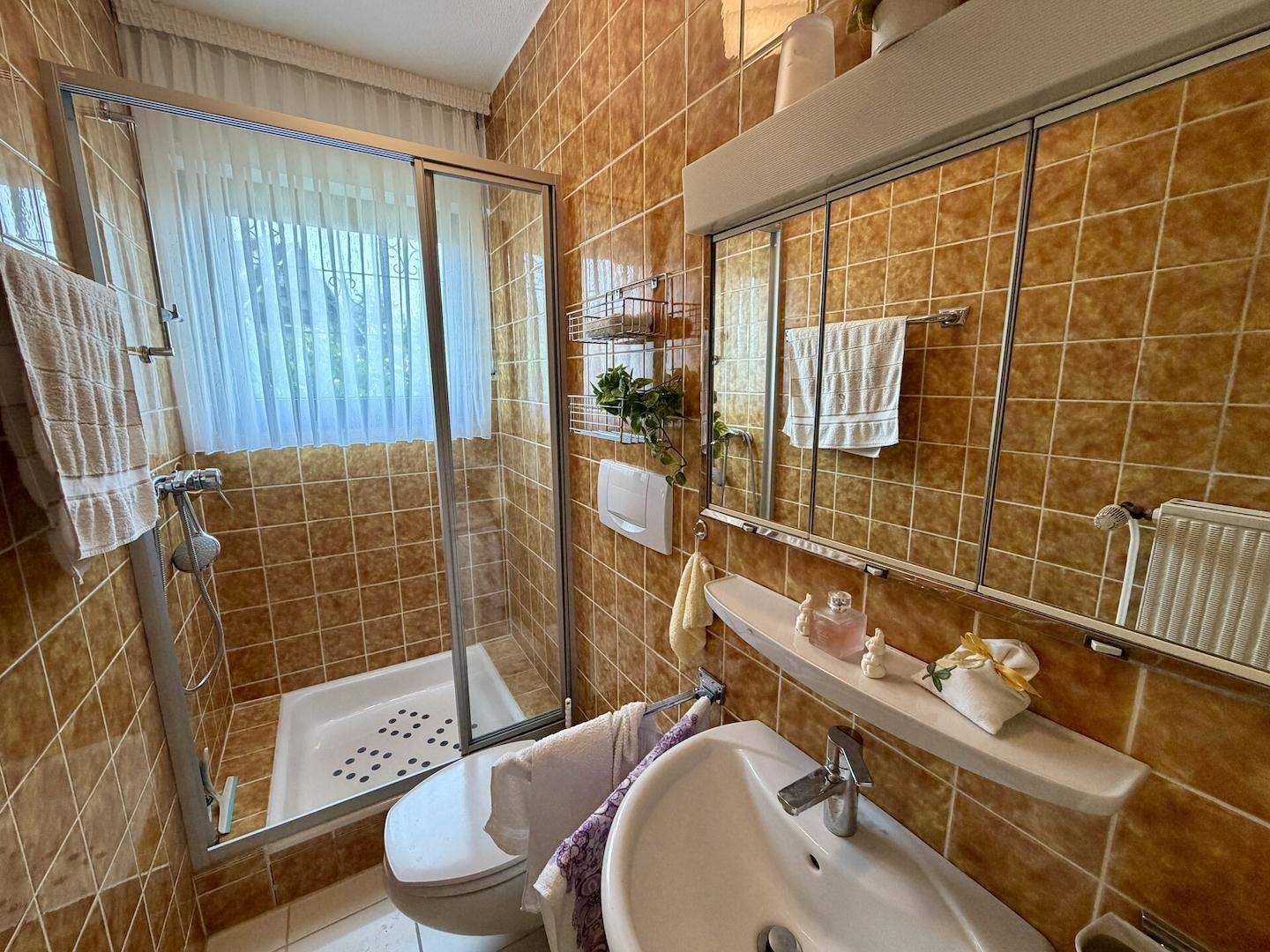 Badezimmer EG 2