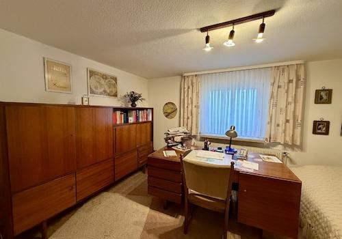 Büro/Zimmer KG