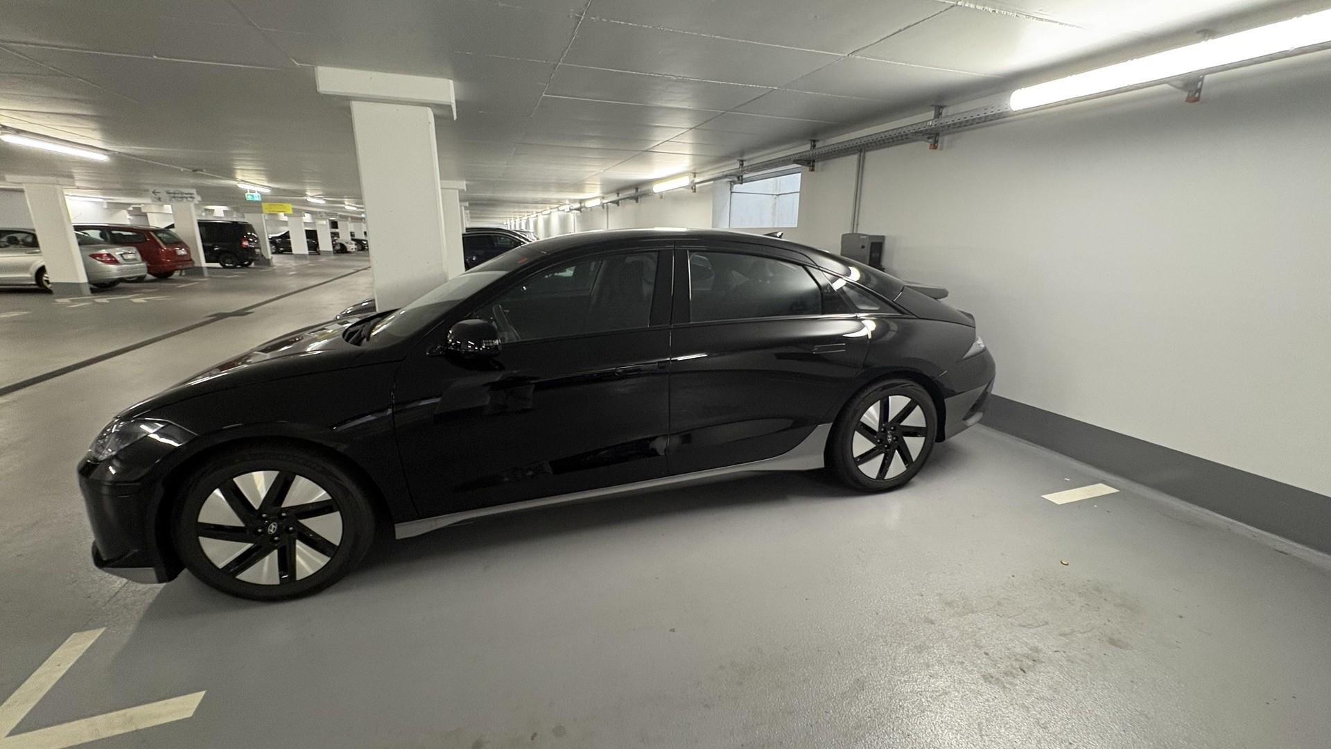 Tiefgarage (optional)