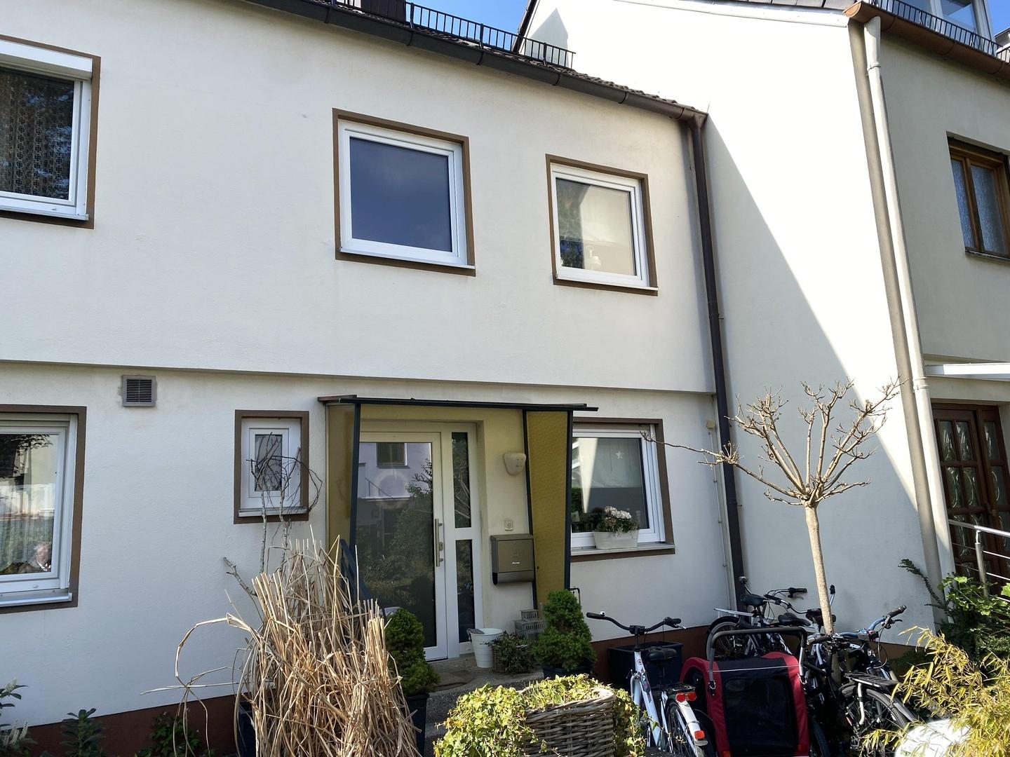 Vorderansicht / Eingang