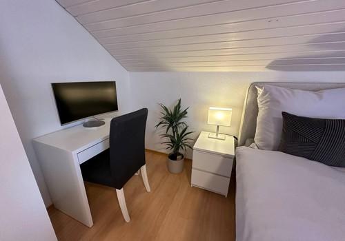 Schlafzimmer 1