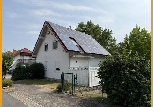 seitlicher Blick auf die Immobiliie