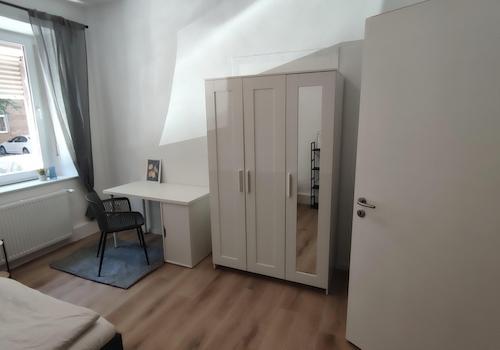 Voll möbliertes WG Zimmer