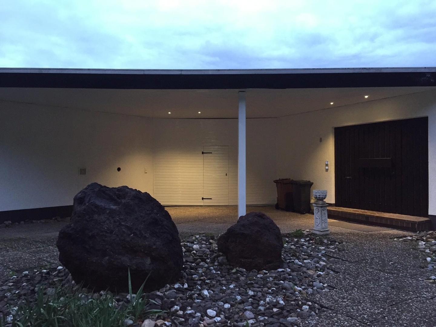 Haus 8 Ausseneingang, Carport