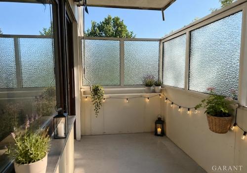 großer Balkon