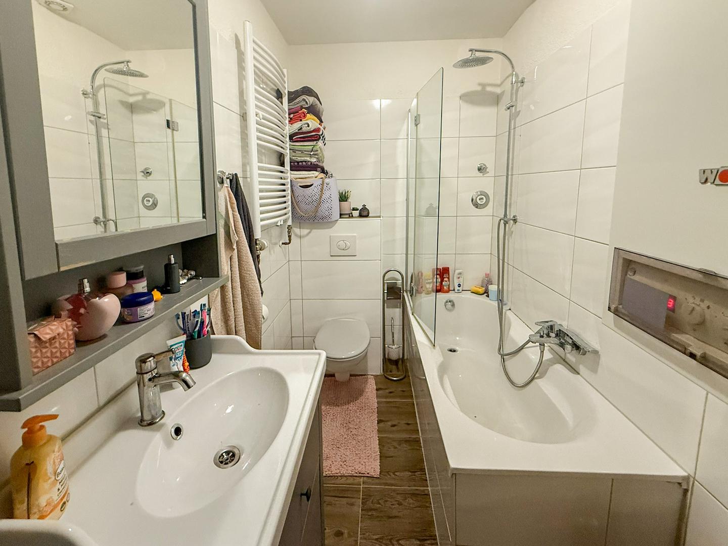 modernes Wannenbad