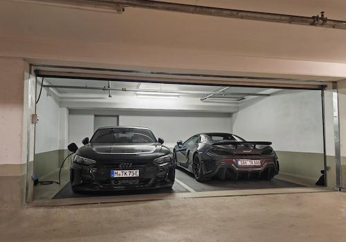 2 Tiefgaragenplätze m. Rolltor