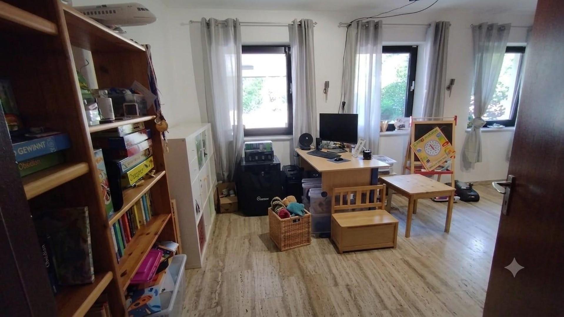 Kinderzimmer/Büro