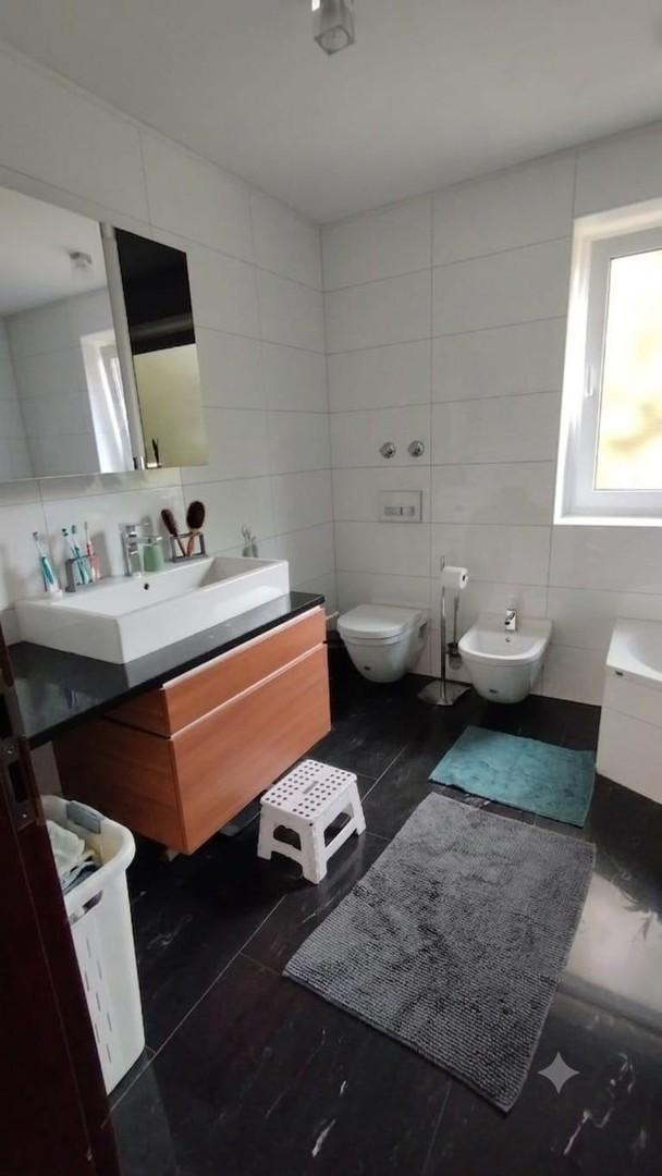 Bad mit WC und Bidet
