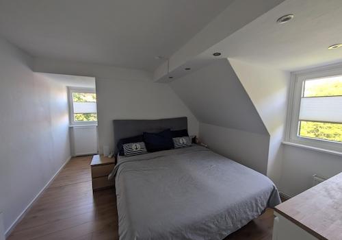 Schlafzimmer zum Park hin