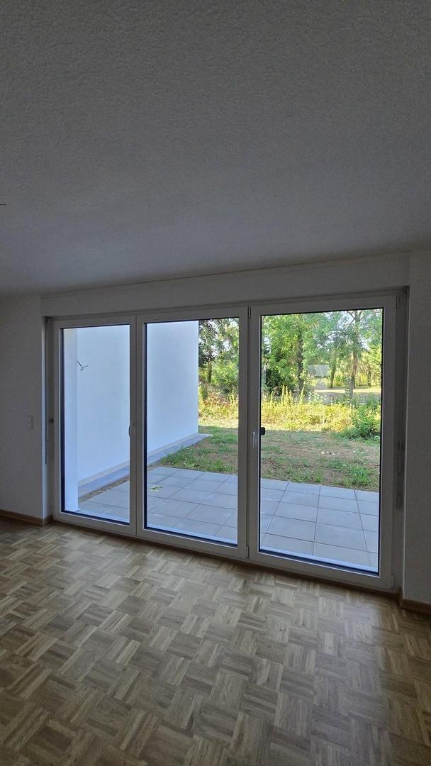 Blick auf Terrasse und Garten