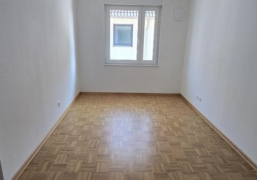 Zimmer 3 1.OG zum Weg