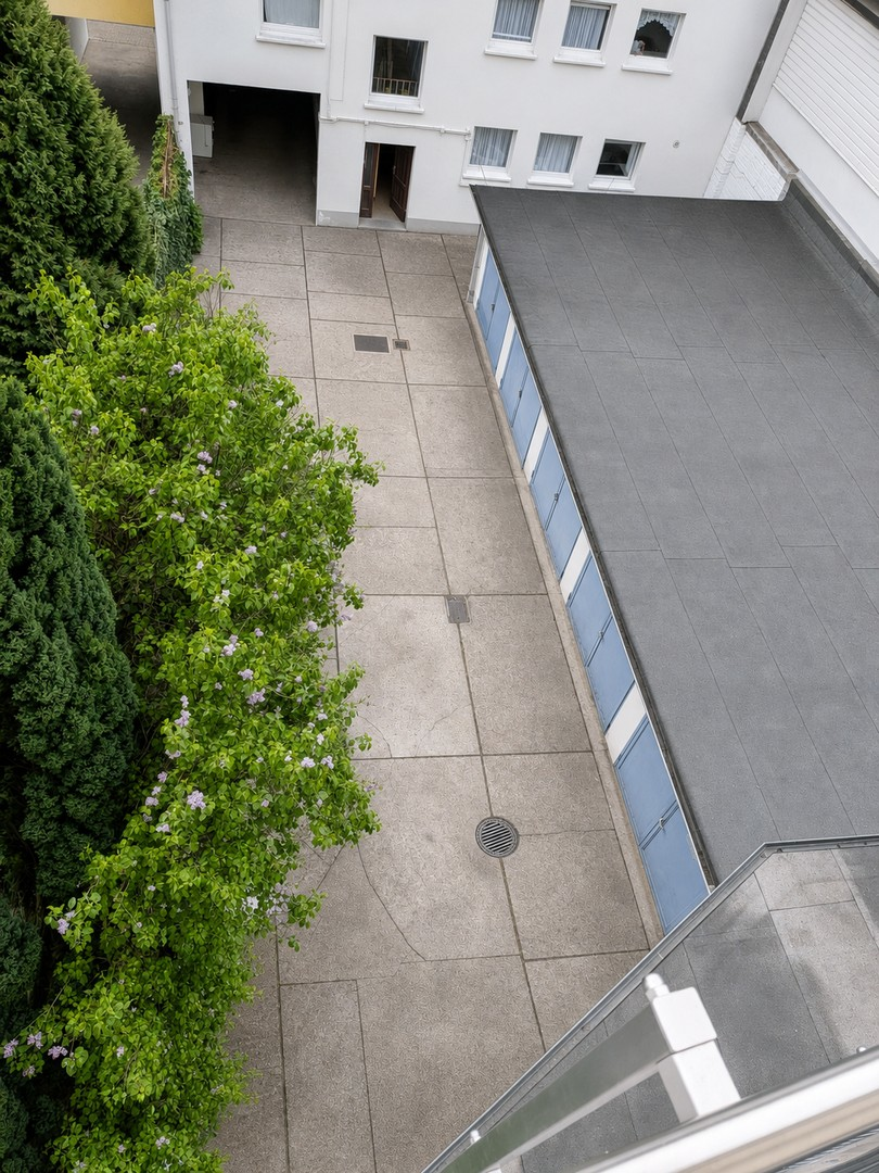 Garage Innenhof