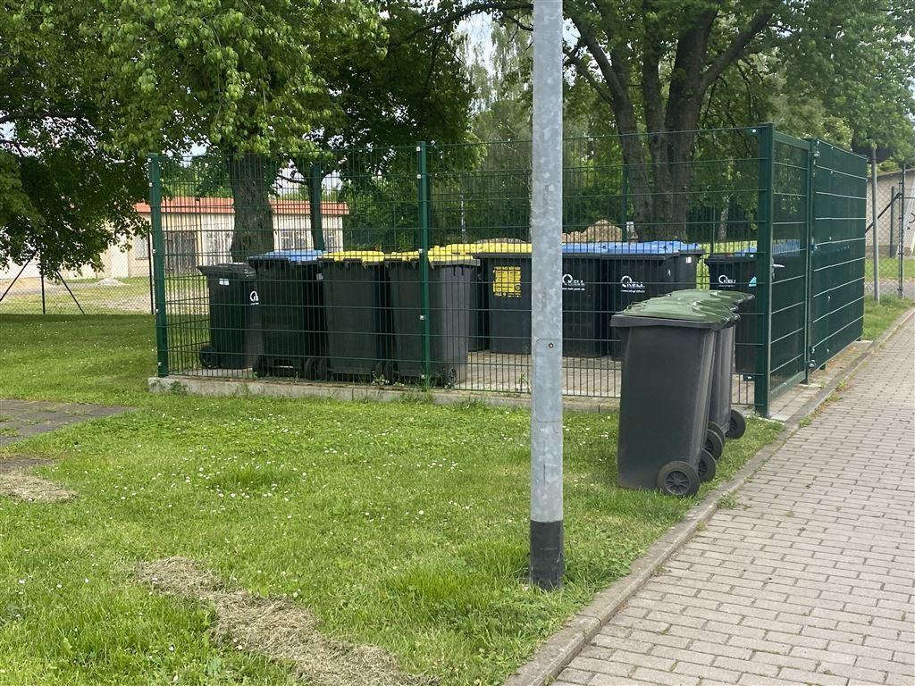 abgeschlossener Müllplatz