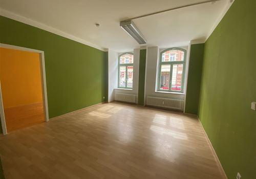Zimmer 2 strassenseitig