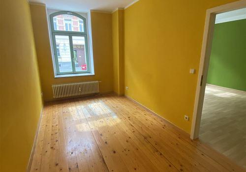 Zimmer 3 strassenseitig- abgehend von Zimmer 2