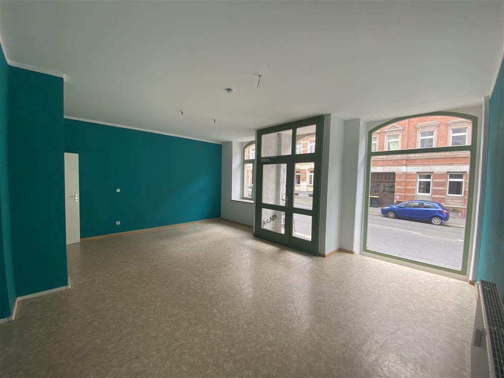 Zimmer 1 mit Zugang über Strasse