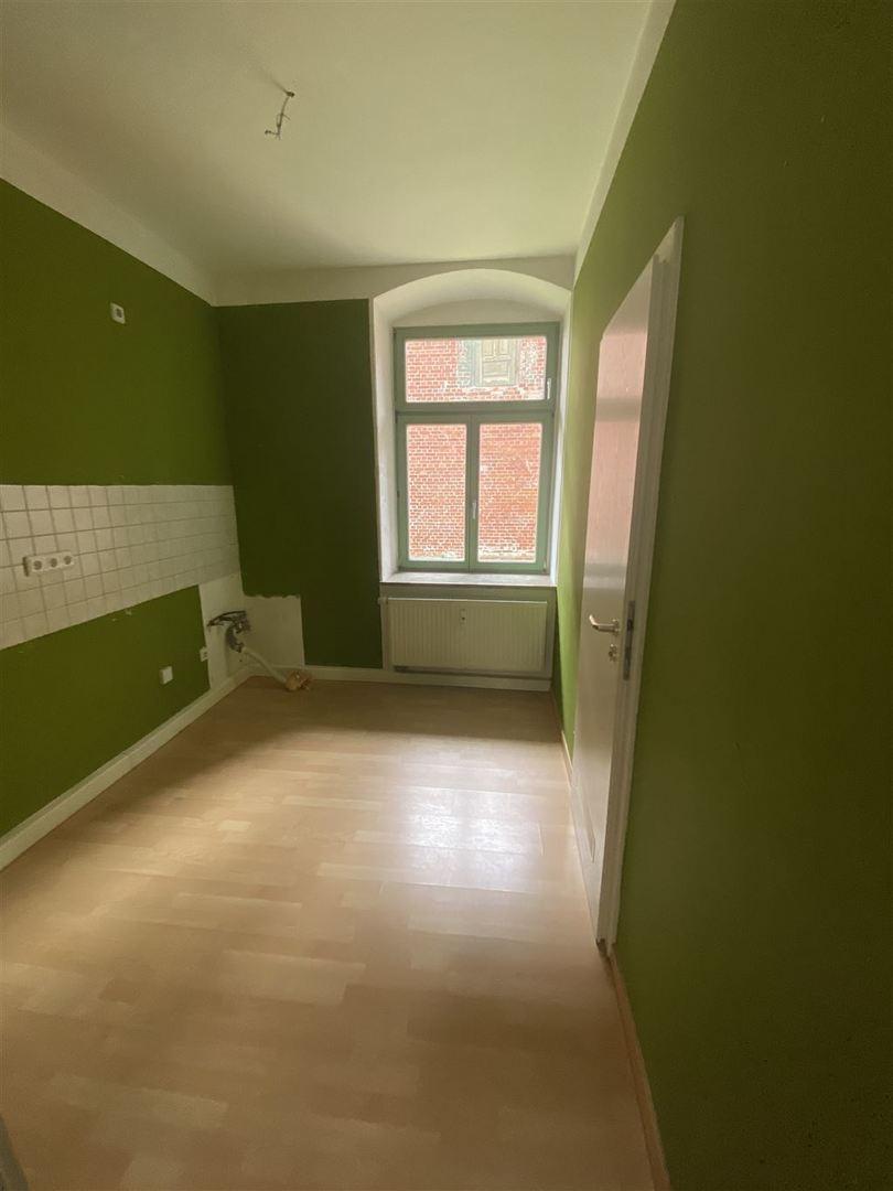 Küche hofseitig mit Zugang zum Bad