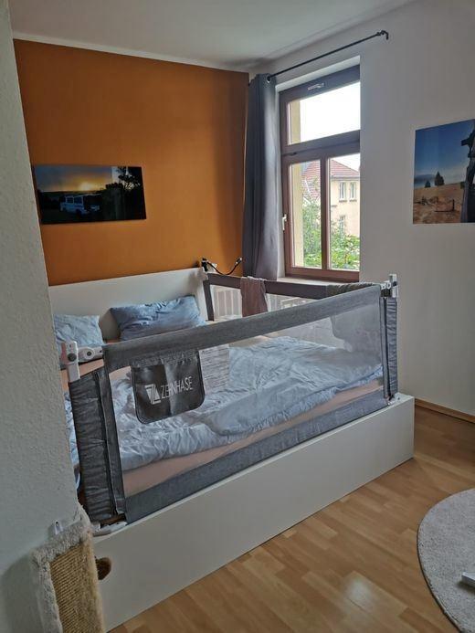 Blick ins Schlafzimmer hofseitig
