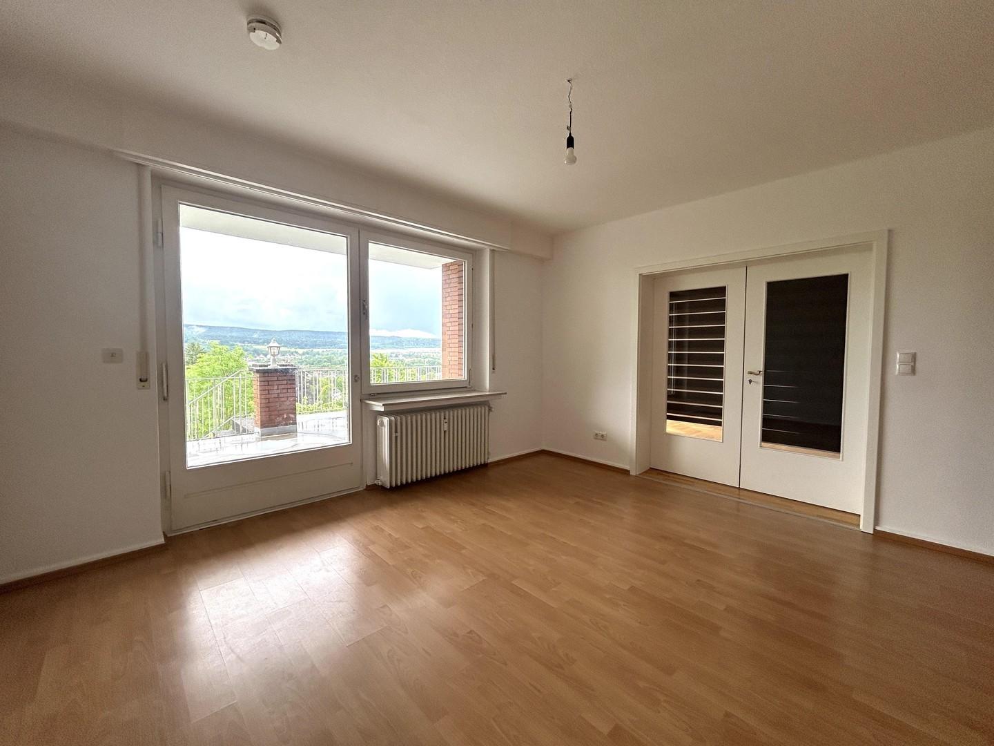 Esszimmer mit Durchgang zum WZ