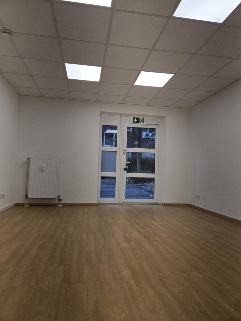 Zimmer Straßenseite